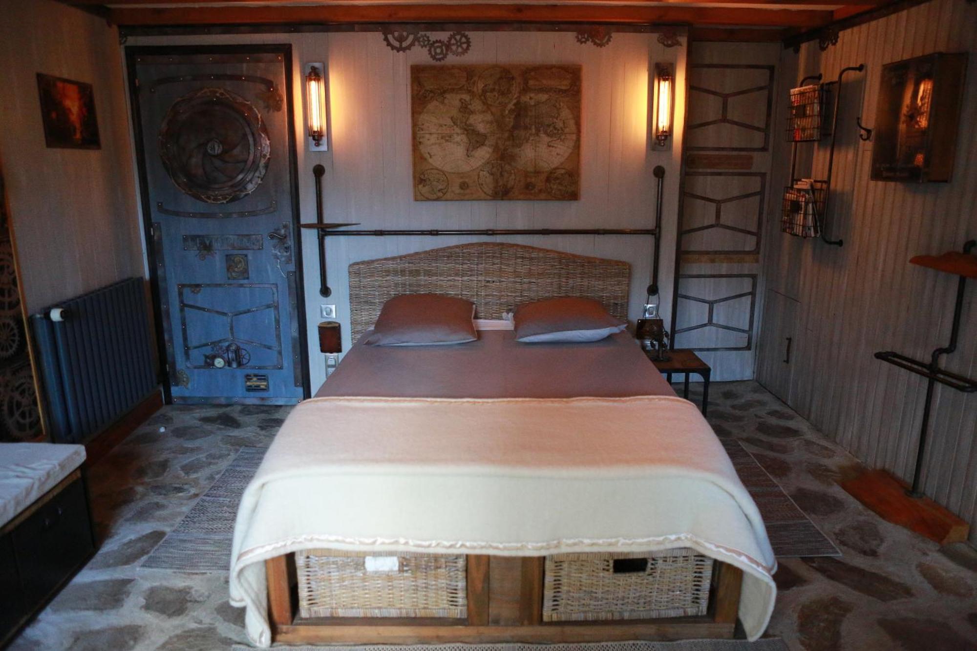 Chambre Steampunk Jules Vernes Bosbonparent Esterno foto